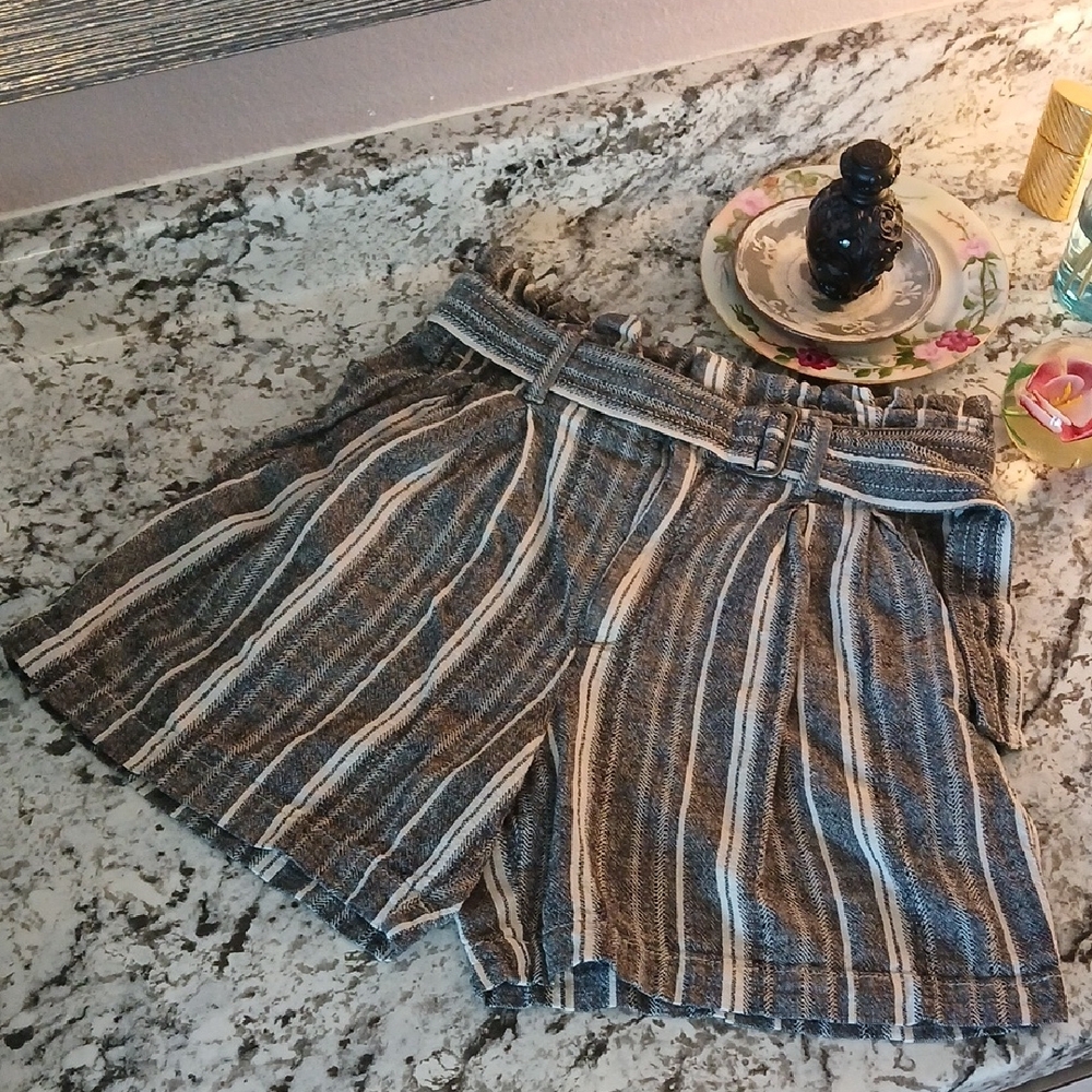 Banana Republic Linen Blend Shorts Womens Paperbag Belted Sz 2 Gray Black White